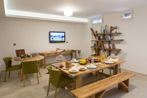 Desayuno bufé gratuito y diario