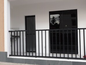 Exterior detail - Apartment near the beaches of São Luís (Turu)