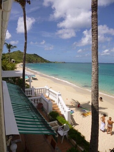 dream vacation, feet in the water