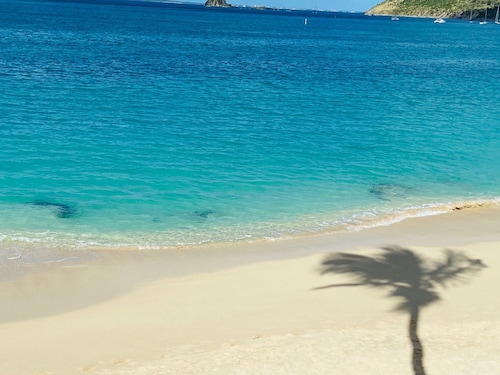 dream vacation, feet in the water