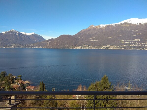 Balcony - Gold Lake In Bellano. (Bellano)