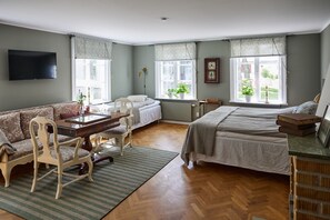 Iron/ironing board, free WiFi, bed sheets - Lydde Gård (Kinna)