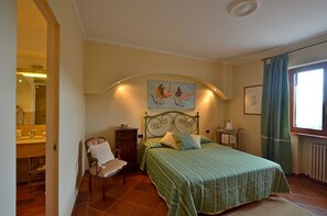 2 dormitorios, tabla de planchar con plancha, wifi y ropa de cama