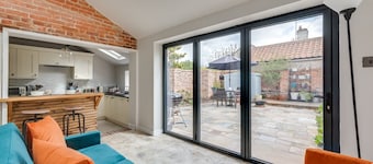 Church Cottage - Three Bedroom House, Sleeps 6