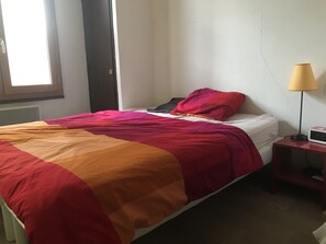 3 bedrooms, desk, iron/ironing board, travel cot - Maison en Provence for lovers of culture and nature (Caromb)