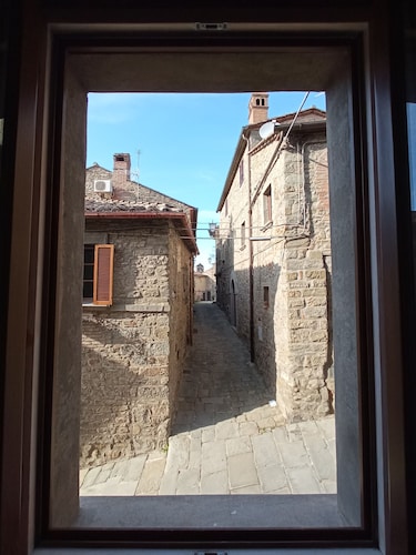 Apartment Me and You Cortona (with romantic outdoor shower on private courtyard)