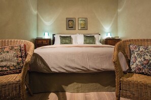 2 chambres, coffre-fort, fer et planche Ă repasser