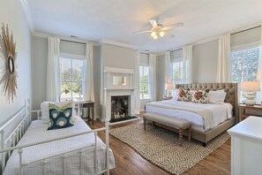 4 Schlafzimmer, Bügeleisen/Bügelbrett, WLAN