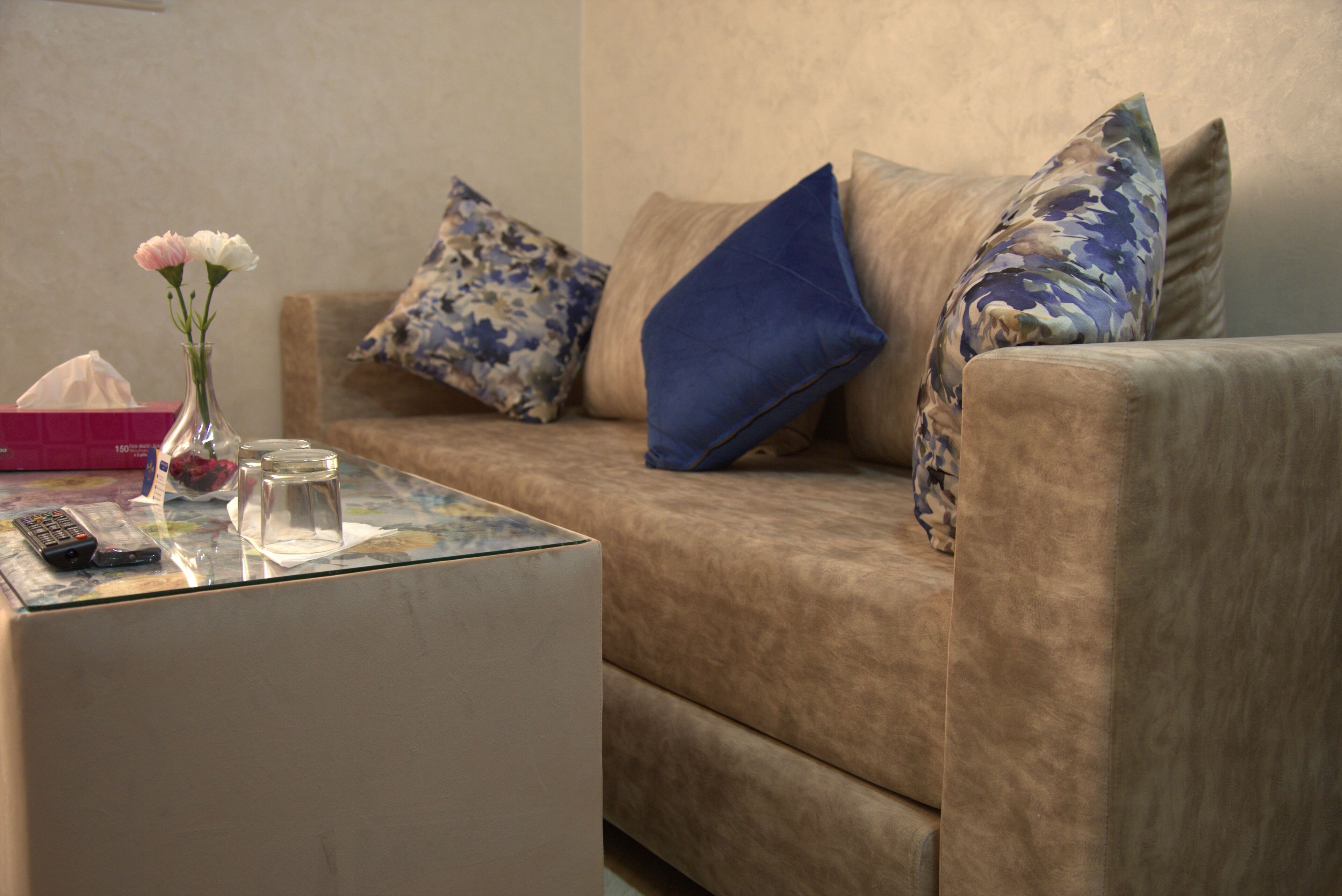 Deluxe Triple Room | Living area | 32-inch flat-screen TV with satellite channels, TV