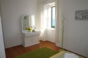 2 bedrooms, WiFi - beautiful city center (Split)