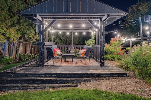 Large Estate with Luxury Collection of Amenities 