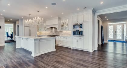 Large Estate with Luxury Collection of Amenities