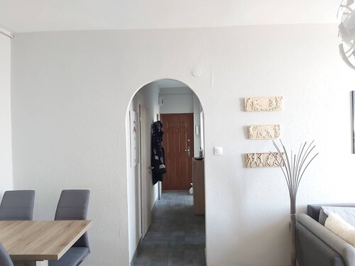 Cozy Room for Short-term Residents and Backpackers