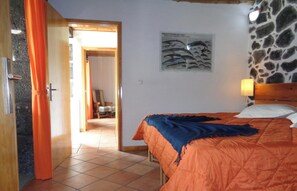 2 bedrooms, free WiFi, bed sheets - Vacation Home Pico Açôres (Calheta de Nesquim)