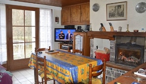 Dining - Homerez - House in Ferrières-Saint-Mary (Ferrières-Saint-Mary)