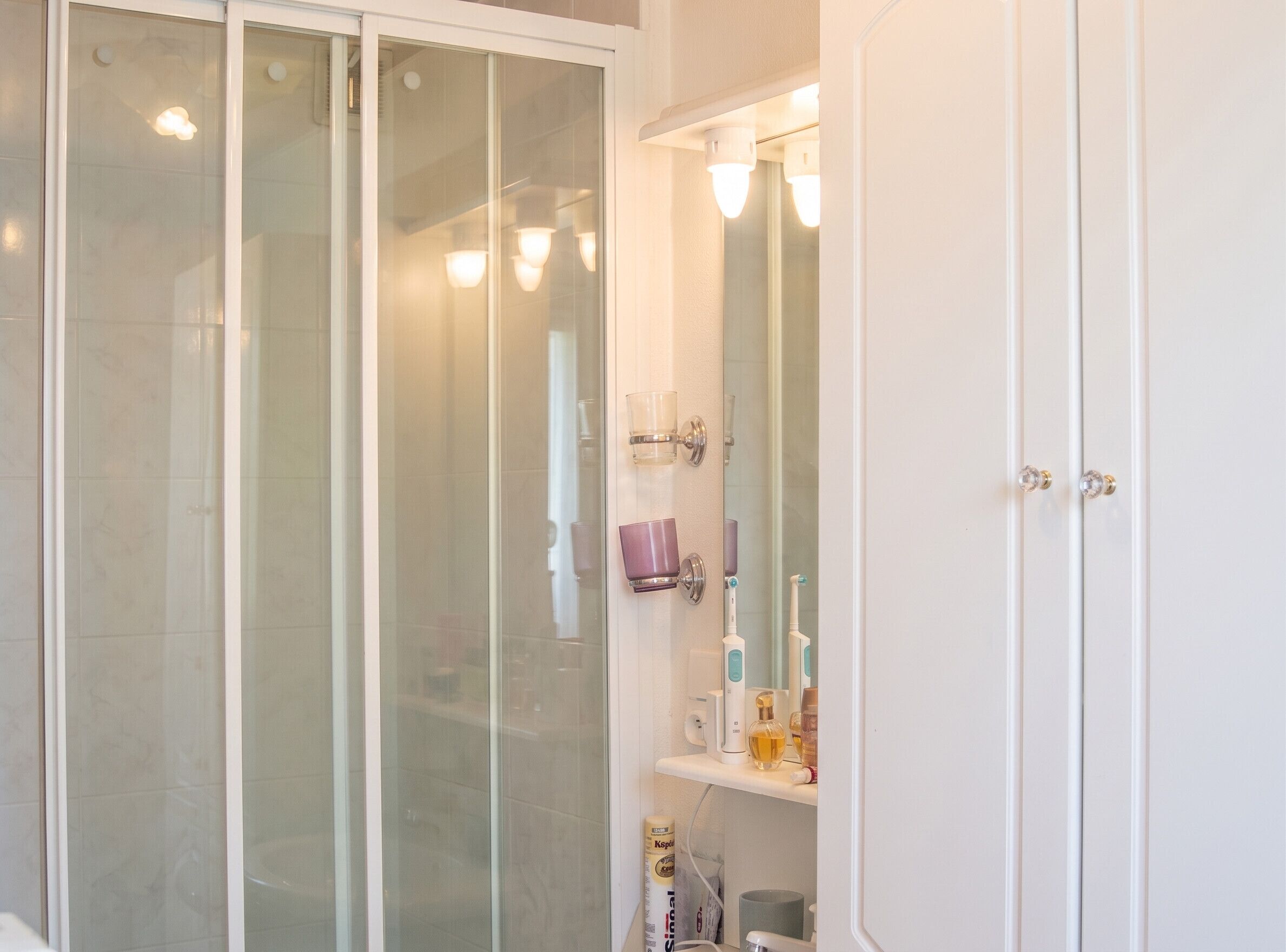Shower, towels