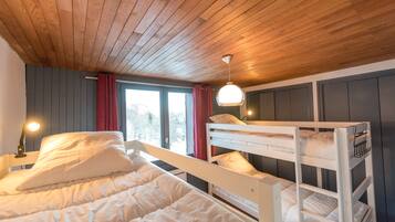 3 chambres, chambres insonorisées, lit parapluie