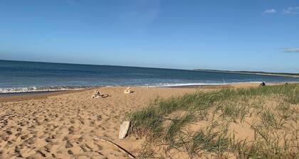 Architect house with swimming pool, village heart, 3 km from the beaches