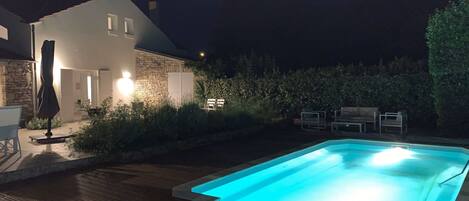 Piscina all'aperto, una piscina riscaldata