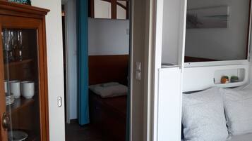 1 chambre, fer et planche Ă repasser, Wi-Fi, draps fournis