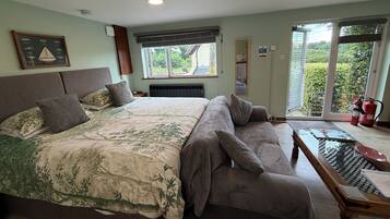 1 bedroom, desk, iron/ironing board, free WiFi