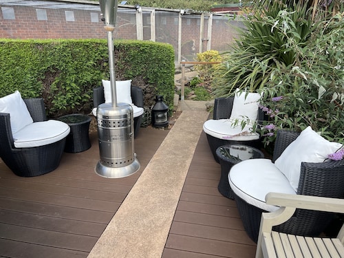 Studio in the idyllic countryside 2 miles from the beach in Devon with Hot Tub