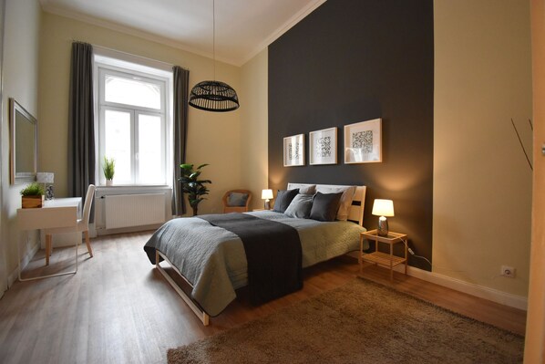 9 bedrooms, iron/ironing board, WiFi, bed sheets