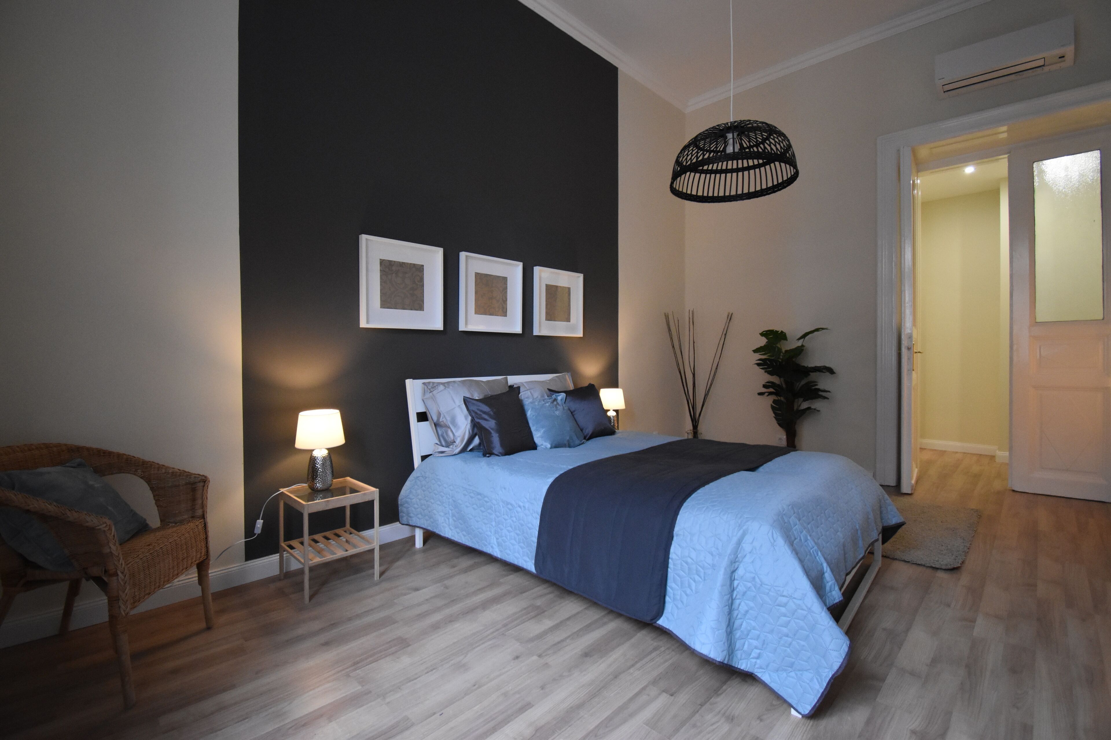 9 bedrooms, iron/ironing board, WiFi, bed sheets