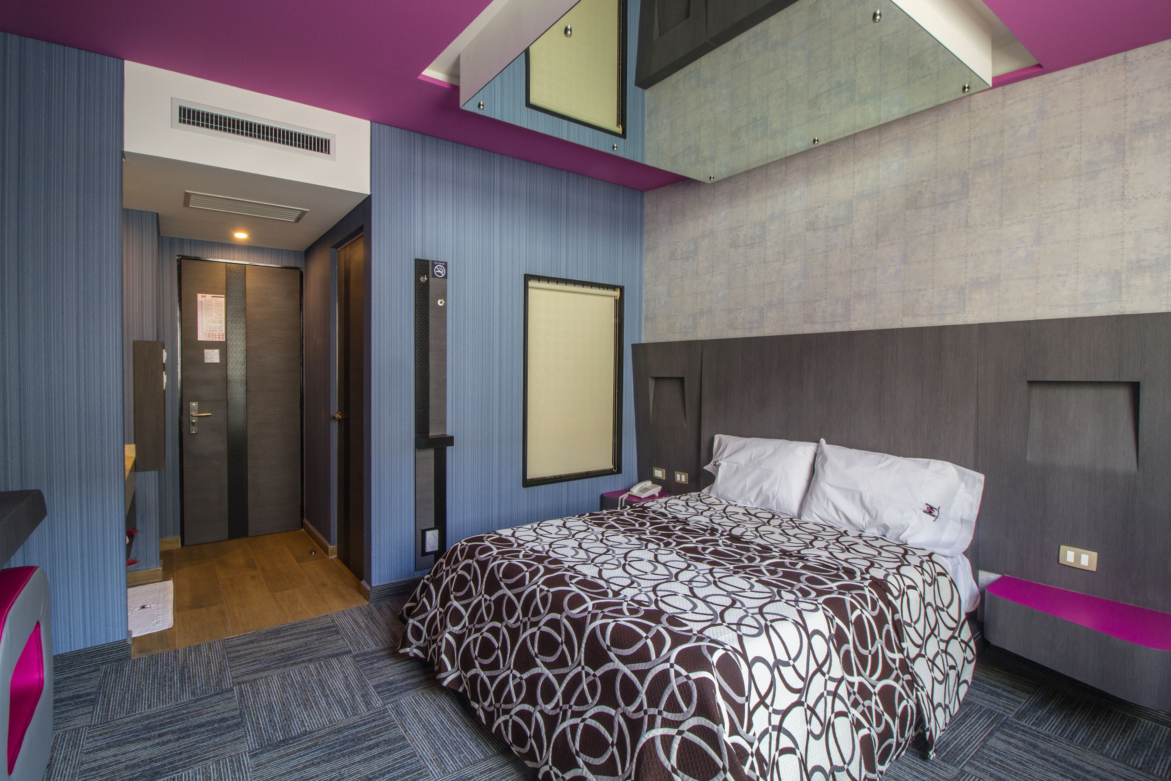 room, 1 king bed | individually decorated, individually furnished, desk, soundproofing