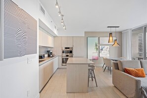 Interior - Panoramic bay views meet modern elegance in this 1-bedroom retreat (Hollywood)