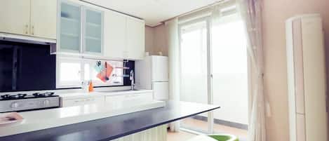 Camera (1F - Kloud (Bed)) | Cucina privata | Risottiera, pentole/stoviglie/utensili