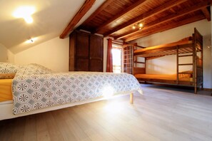 1 quarto, berço de viagem, Wi-Fi de cortesia, roupa de cama