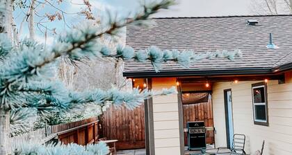 Home with gated driveway near River & Downtown