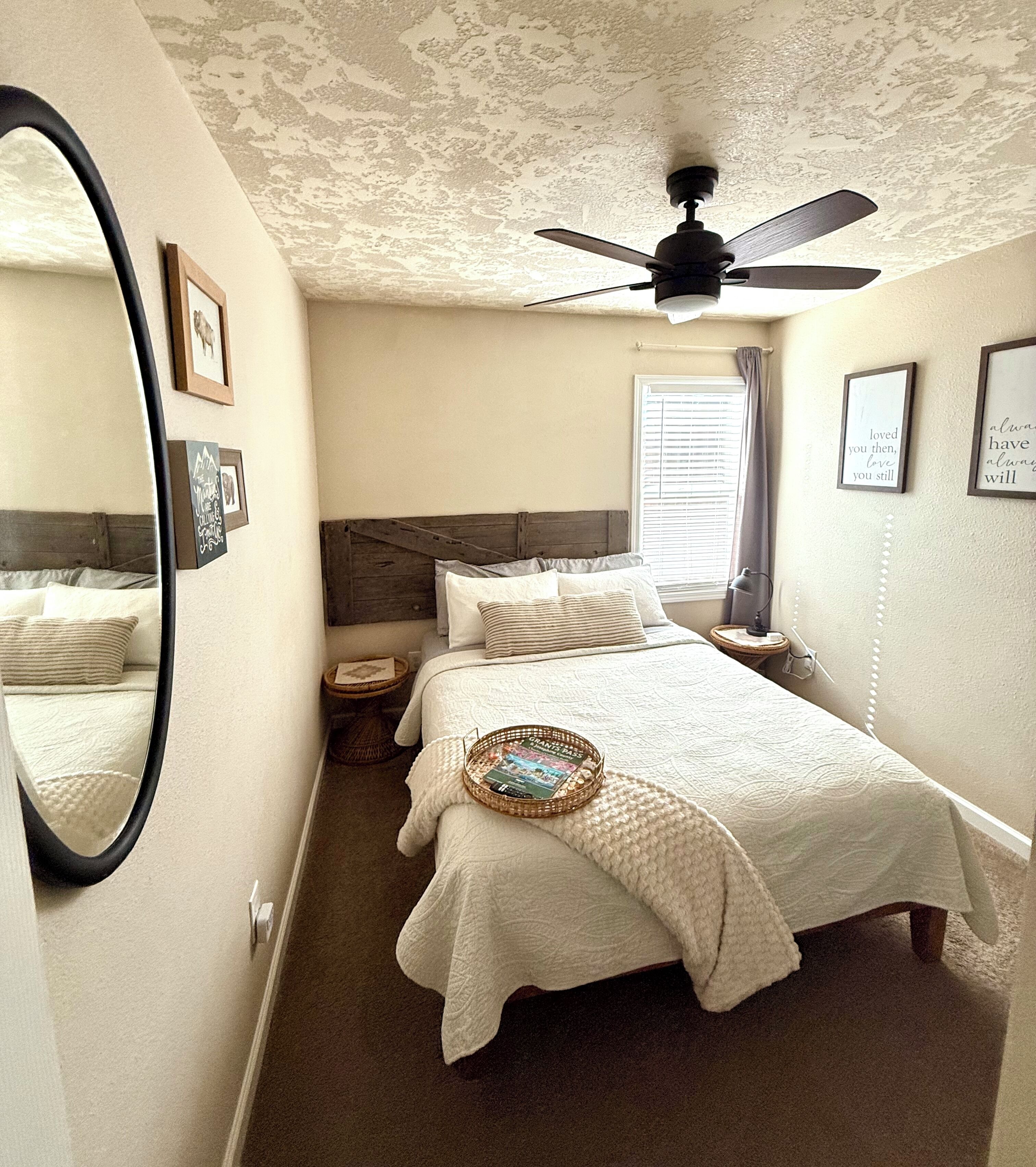 3 bedrooms, iron/ironing board, travel crib, free WiFi