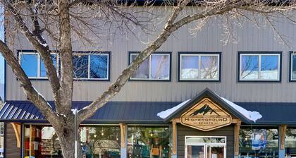 Kicking Horse Suite Downtown Private Suite