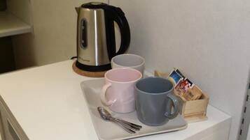 Shared fridge, microwave, stovetop, dishwasher