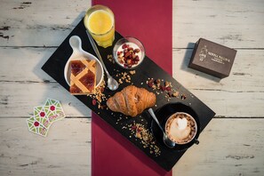 Free daily continental breakfast
