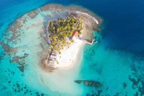 Beach - Private Room on San Blas Shipwreck Island (carti)