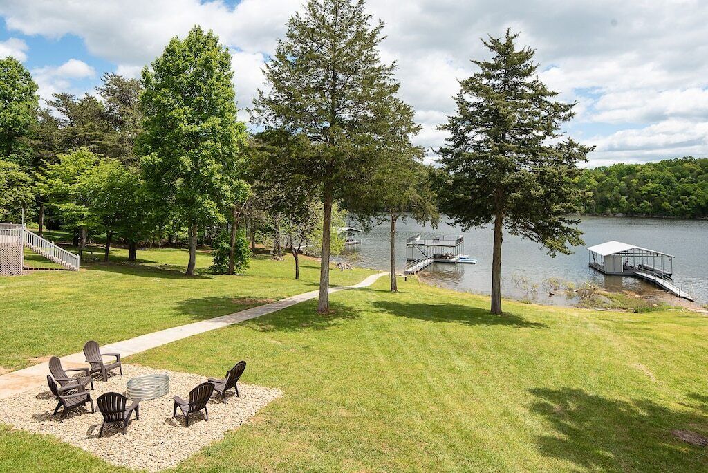 Dare to Dream' Very easy sloped sidewalk to private double decker dock hot tub