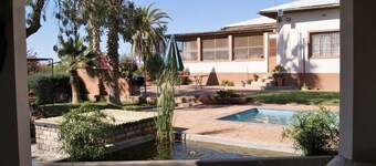 Orpheus kro, gård, dit hjem væk fra hjemmet. Midtvejs stop.