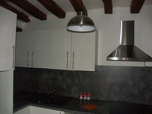 Fridge, microwave, oven, stovetop - Apartment in lower town - Chartres - La Corroierie (Chartres)