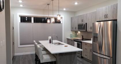 New Home for Business Exec, Professional or Family - Close to U of S and RUH