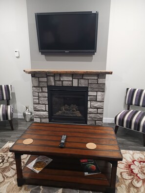 Interior - New Home for Business Exec, Professional or Family - Close to U of S and RUH (Saskatoon)