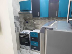 Fridge, microwave, oven, stovetop - Bravey Apartment 2 A (Hurghada)