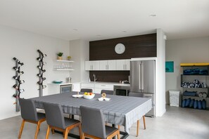 Free daily continental breakfast - 606 Lofts (Kelowna)