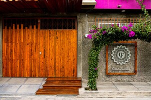 Fachada de la propiedad