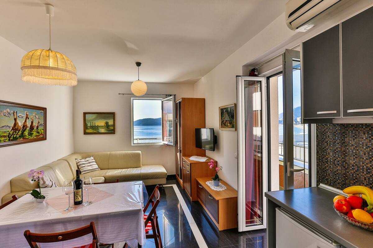 Apartment | Living area | 32-inch LCD TV with cable channels, TV