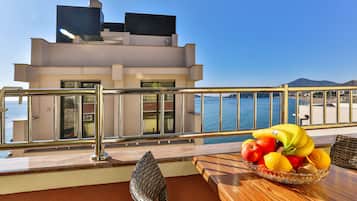 Standard Double Room | 1 bedroom, soundproofing, iron/ironing board, free WiFi