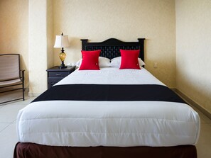 Soundproofing, bed sheets - Capital O Hotel Los Caracoles, Acapulco (Acapulco)