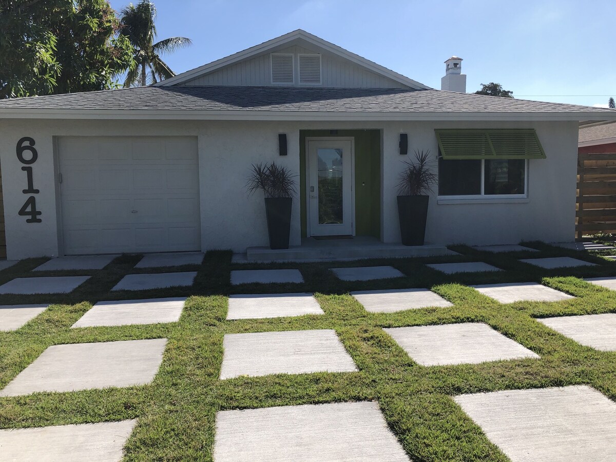 Photo 21 of Private Vacation Home w/ Heated Pool. Walk/Bike to Vanderbilt Beach & Amenities.